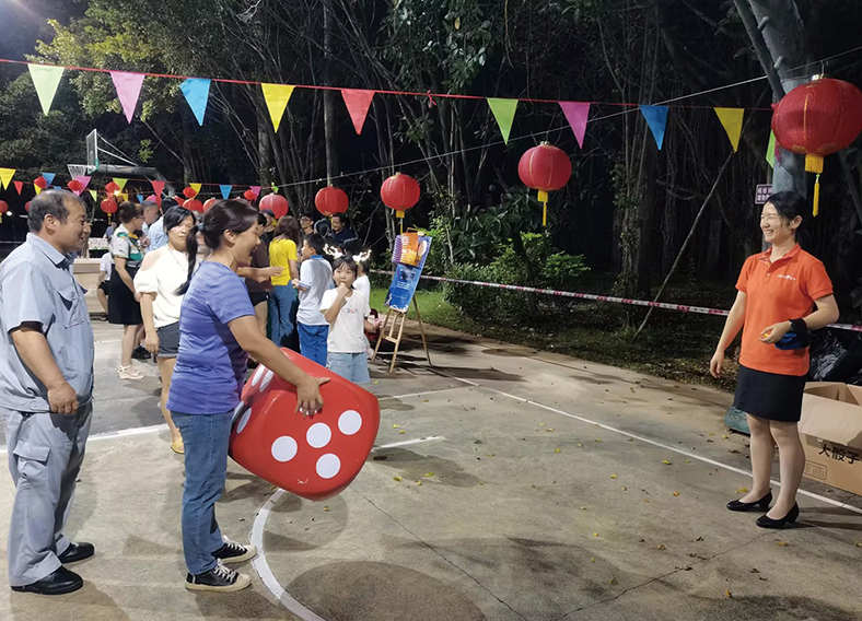 骰子2.jpg 骰子2.jpg